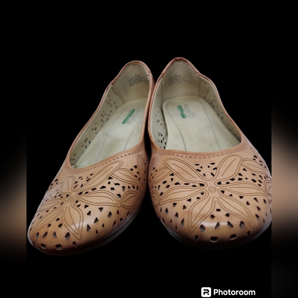 Baretraps Mariah Slip-On Flats Light Coral Women's Size 8 - Picture 3 of 7